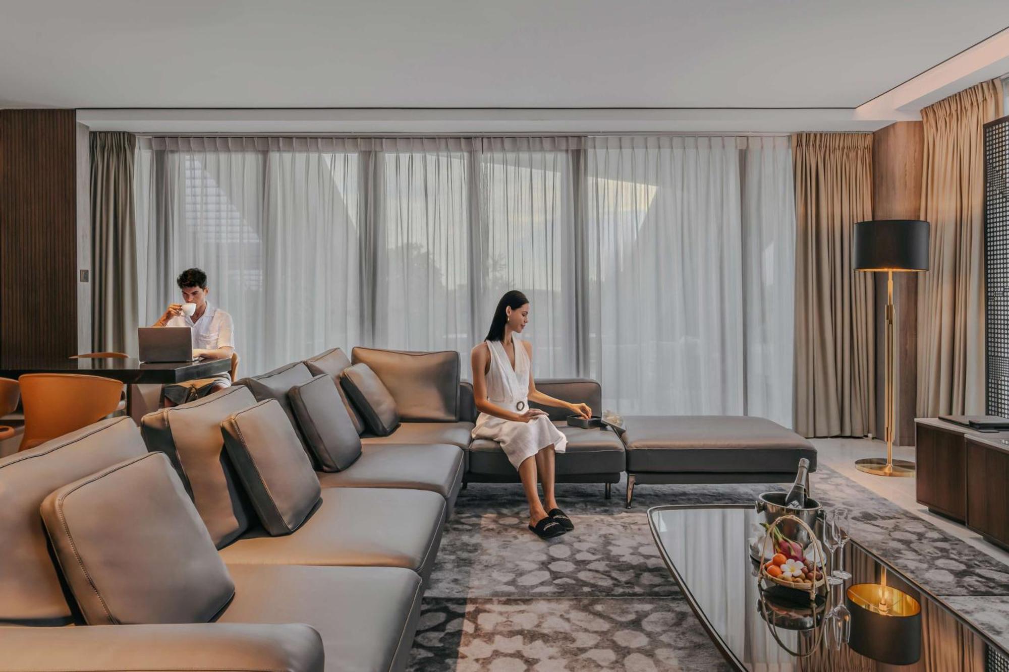 Dusit Thani Laguna سنغافورة المظهر الخارجي الصورة The living room of a three-bedroom suite